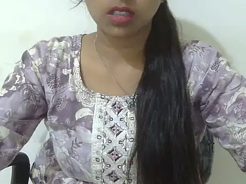 Snapshot of cute_momo_love chatting on June 29, 6:19 am cute momo love online show from June 29, 6:19 am