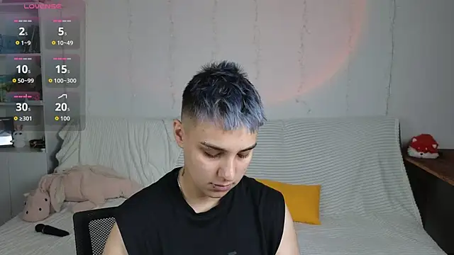 LuxuryLoverss online show from July 12, 11:23 am