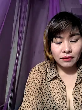 Snapshot of juicy-milu chatting on March 15, 11:49 am juicy-milu online show from March 15, 11:49 am