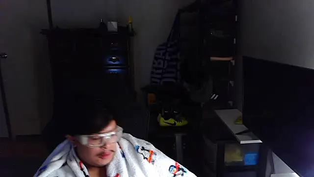 Snapshot of longlongsong chatting on February 23, 8:44 am longlongsong online show from February 23, 8:44 am