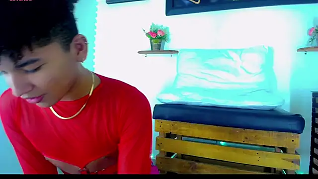 Snapshot of Sebastian_-D chatting on February 25, 9:35 pm Sebastian -D online show from February 25, 9:35 pm