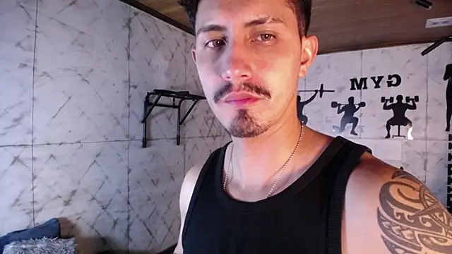 Snapshot of kamal_wolff chatting on February 23, 12:24 pm kamal wolff online show from February 23, 12:24 pm