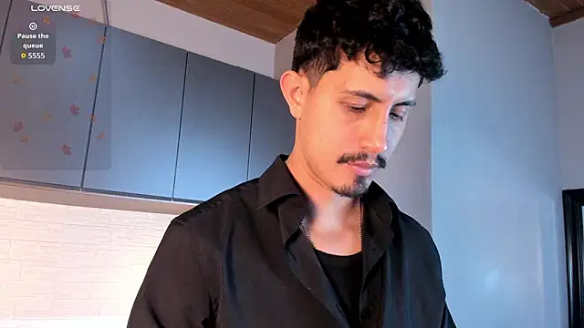 Snapshot of kamal_wolff chatting on February 24, 12:03 pm kamal wolff online show from February 24, 12:03 pm