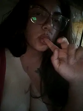 Snapshot of -BOBE1 chatting on March 1, 5:09 am -BOBE1 online show from March 1, 5:09 am