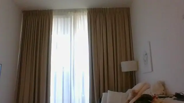 Snapshot of kinkykara25 chatting on February 26, 12:37 pm kinkykara25 online show from February 26, 12:37 pm