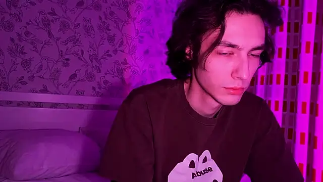 Snapshot of crybae chatting on February 24, 2:20 am crybae online show from February 24, 2:20 am