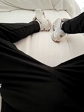 Kiffeur2Tn online show from March 5, 8:10 am