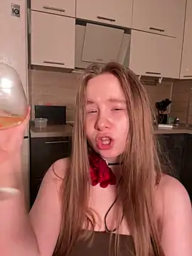cutefoxieee online show from June 25, 8:24 pm
