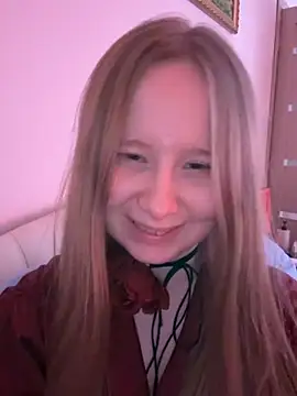 cutefoxieee online show from July 16, 8:59 pm