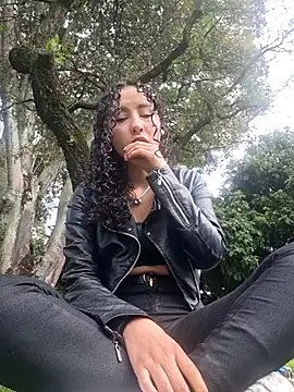 keylatiff online show from April 2, 8:28 pm