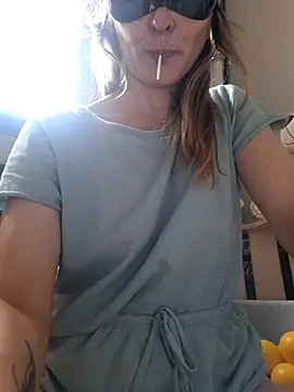 milffa online show from June 15, 8:49 am