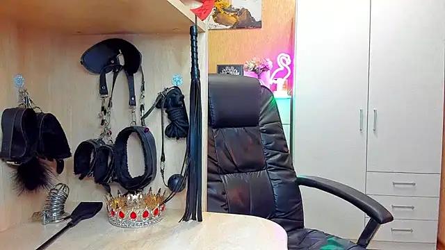 KristiTopxx online show from April 8, 6:52 pm