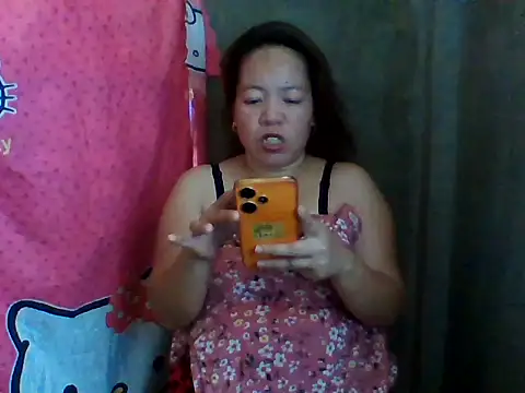 Snapshot of sweet_lhyn chatting on July 26, 3:04 am sweet lhyn online show from July 26, 3:04 am