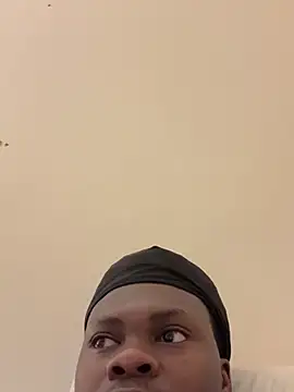 Snapshot of JustCard13 chatting on March 22, 3:10 am JustCard13 online show from March 22, 3:10 am