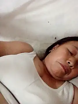 heesuu11 online show from April 4, 4:04 pm