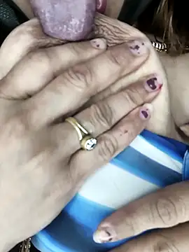 Snapshot of ChocoLustGirl chatting on April 7, 8:42 pm ChocoLustGirl online show from April 7, 8:42 pm