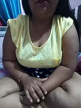 Moonae online show from April 17, 1:36 pm