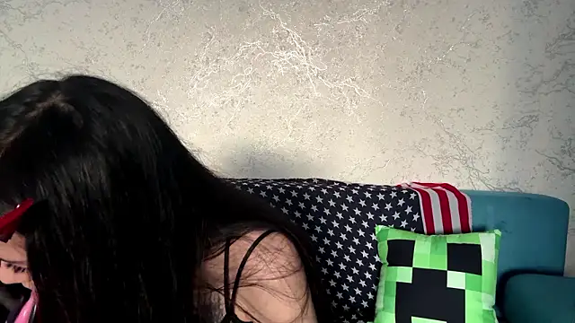 kishagrayone online show from March 28, 12:49 pm