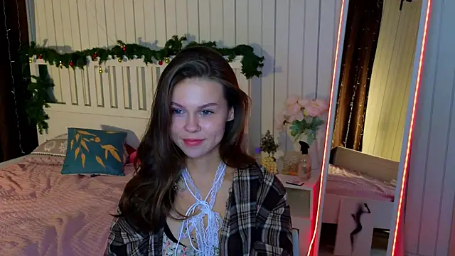 EarthaLevra online show from March 5, 9:11 pm