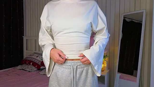 EarthaLevra online show from April 7, 8:42 pm