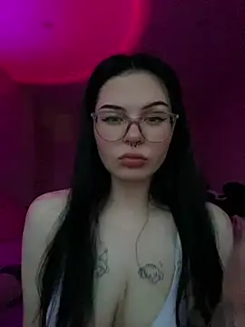 Snapshot of CindyMil chatting on June 12, 6:18 pm CindyMil online show from June 12, 6:18 pm