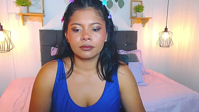 Emma hassani online show from February 28, 2:40 pm