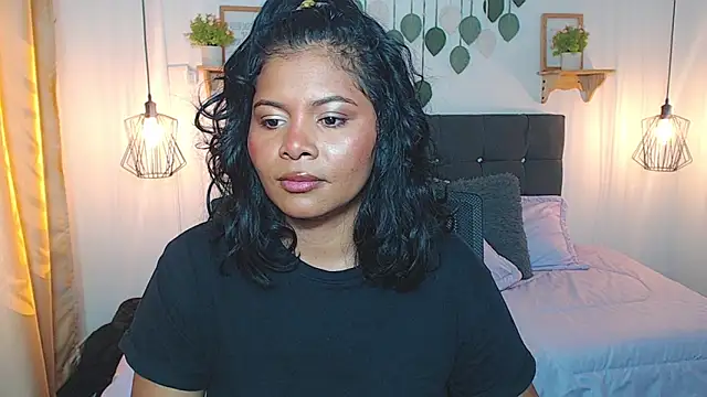 Emma hassani online show from March 3, 2:34 pm