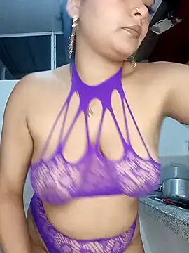 Emily Rouse23 online show from April 18, 1:20 am