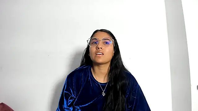 Snapshot of TatyGomez_ chatting on July 1, 4:03 am TatyGomez online show from July 1, 4:03 am