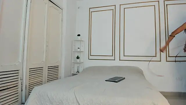 Snapshot of emily_gaviria1 chatting on February 28, 12:06 pm emily gaviria1 online show from February 28, 12:06 pm