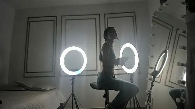 emily gaviria1 online show from April 7, 12:16 pm