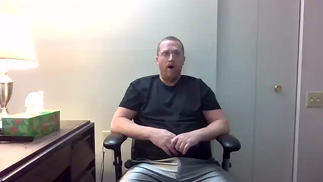 Snapshot of tytheexhibionist chatting on April 29, 1:43 am tytheexhibionist online show from April 29, 1:43 am