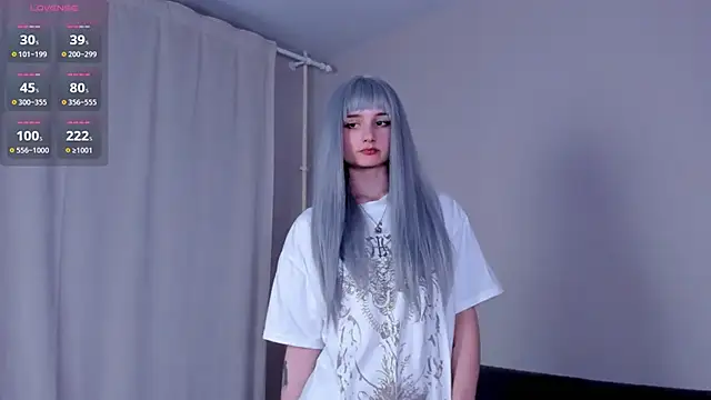 kira montelle online show from April 5, 7:11 pm