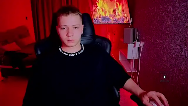 Karl Night  online show from May 4, 6:59 pm