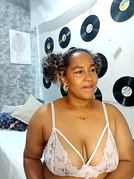 medusafox  online show from March 24, 4:28 am