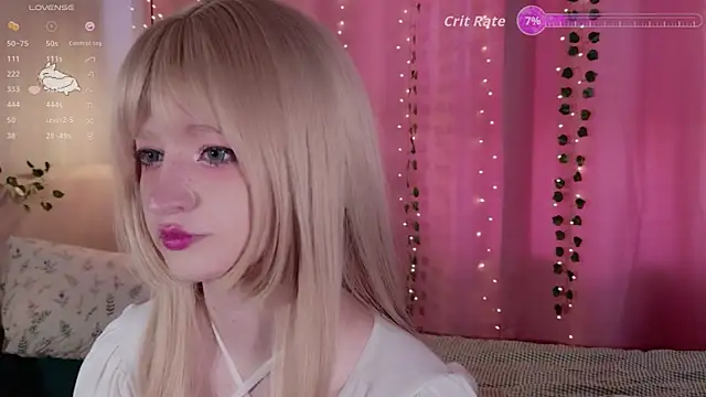 Snapshot of effy_dollie chatting on June 14, 12:18 pm effy dollie online show from June 14, 12:18 pm