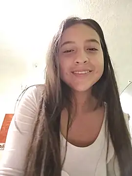 Snapshot of MaskedLatinaX chatting on June 3, 2:33 pm MaskedLatinaX online show from June 3, 2:33 pm