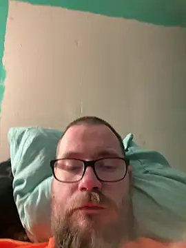 Snapshot of rpacker35 chatting on February 24, 4:27 pm rpacker35 online show from February 24, 4:27 pm