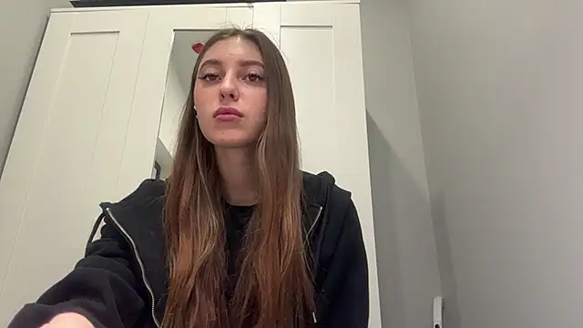 selena favn online show from March 5, 2:07 am