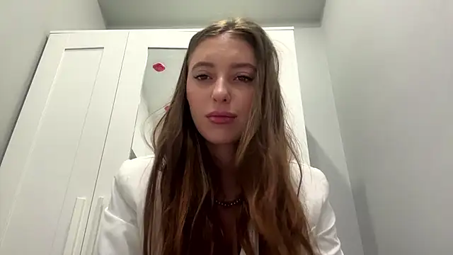 selena favn online show from March 24, 1:10 am