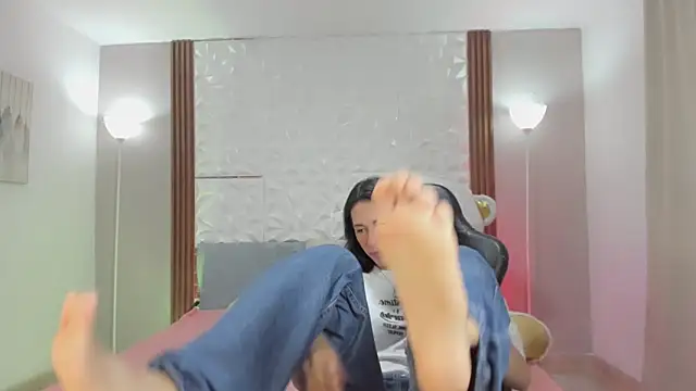 Larry craft online show from April 3, 9:02 pm