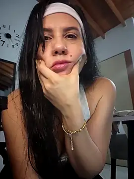 sashaaqueen online show from April 9, 2:22 am