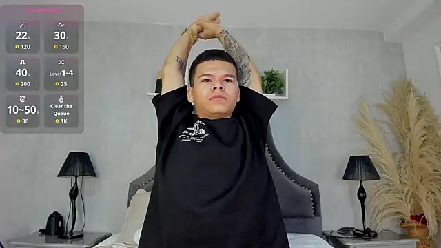 DylanRoyce  online show from May 31, 12:34 pm