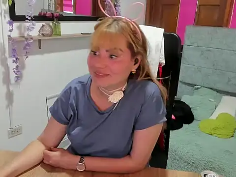 Julieta star  online show from March 28, 8:08 pm