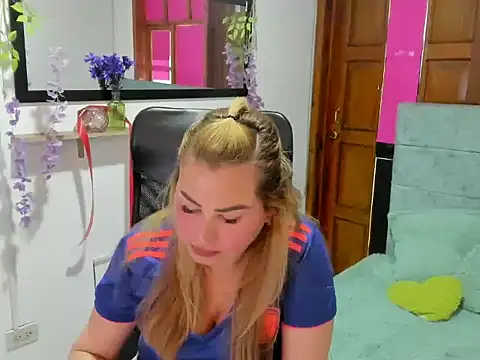 Julieta star  online show from March 29, 7:03 pm