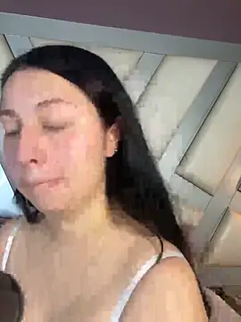 Snapshot of Ashleeyprincess01 chatting on May 18, 1:39 pm Ashleeyprincess01 online show from May 18, 1:39 pm