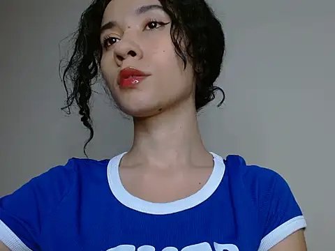 Snapshot of helena_hadler chatting on March 17, 7:28 pm helena hadler online show from March 17, 7:28 pm