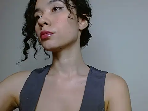 Snapshot of helena_hadler chatting on March 27, 2:06 am helena hadler online show from March 27, 2:06 am