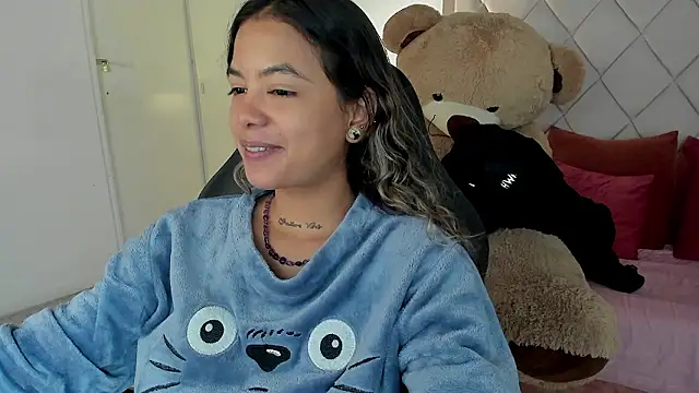 dulce lyraa1 online show from March 5, 4:08 am