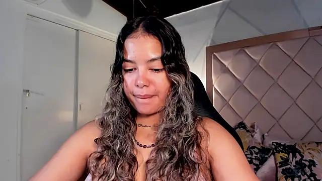 dulce lyraa1 online show from April 8, 4:12 am